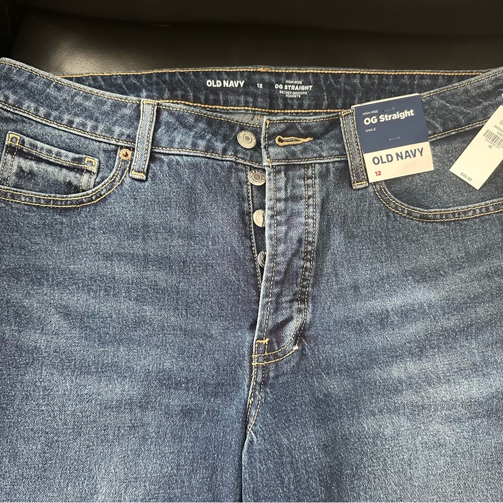 Old Navy Woman’s size 12 High-Rise OG ankle Jeans NWT!
